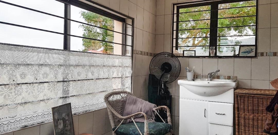 3 Bedroom Property for Sale in Sandbaai Western Cape